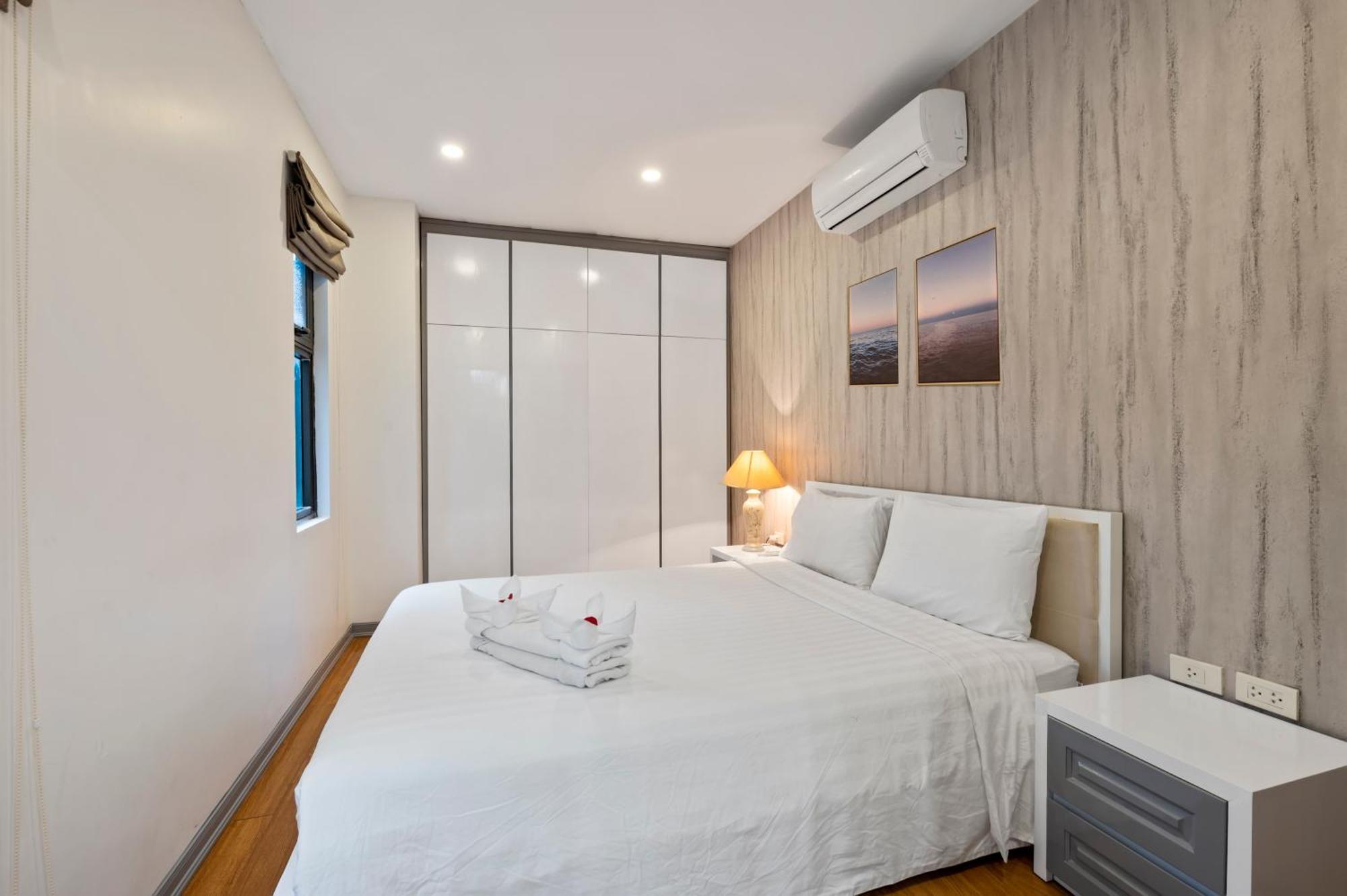 Housing22 Service 20 Linh Lang Apartment Hanoi