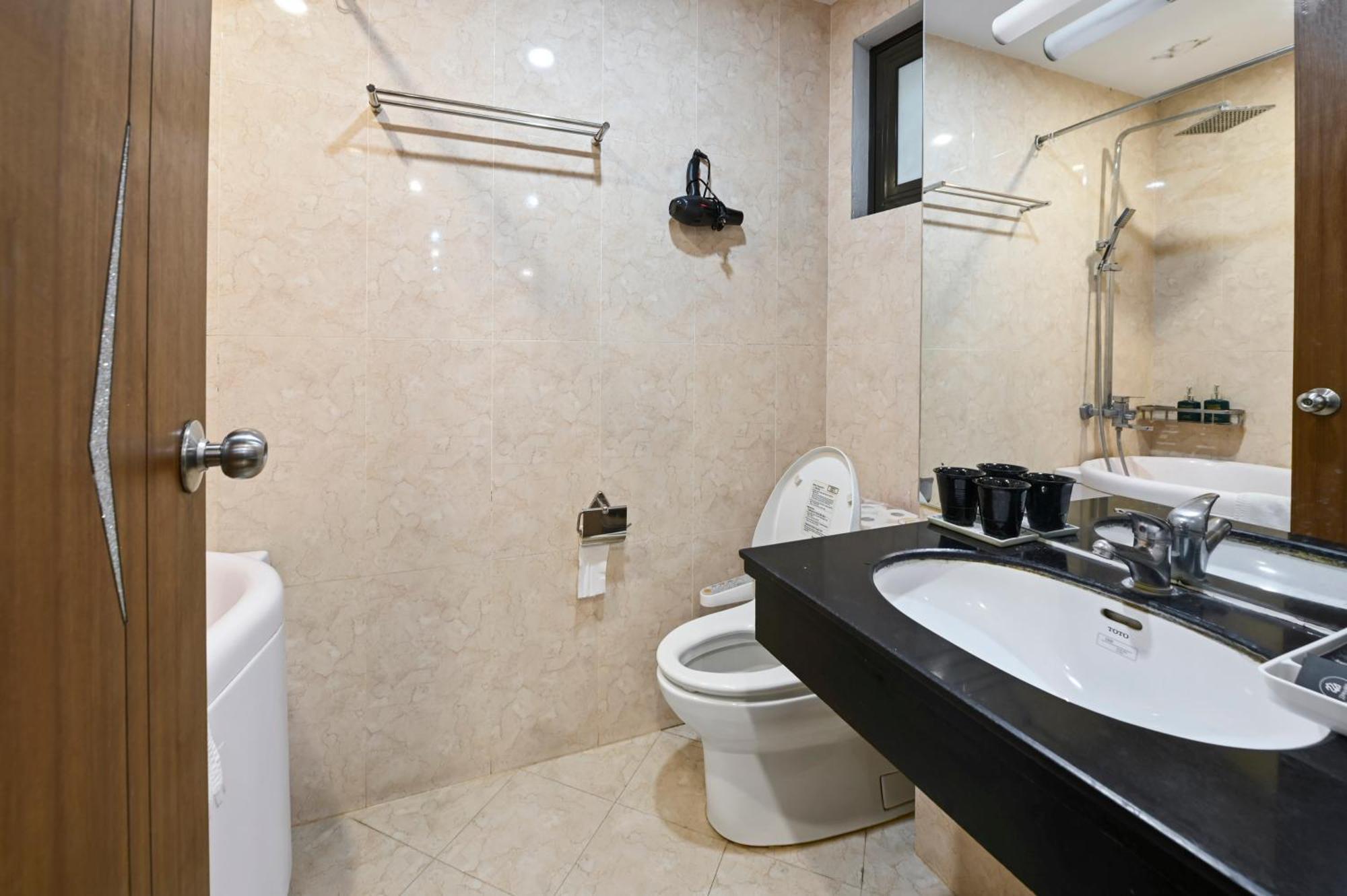 Apartment Housing22 Service 20 Linh Lang *