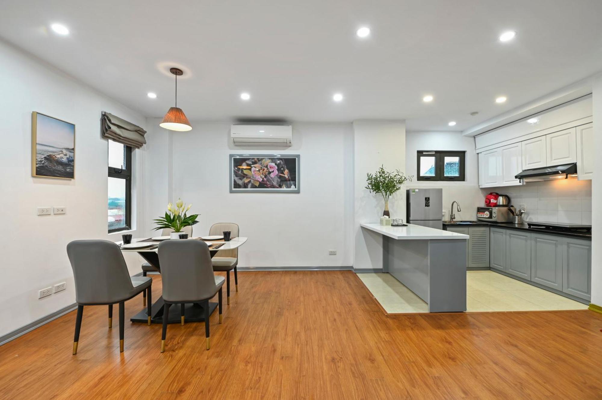 Housing22 Service 20 Linh Lang Apartment Hanoi