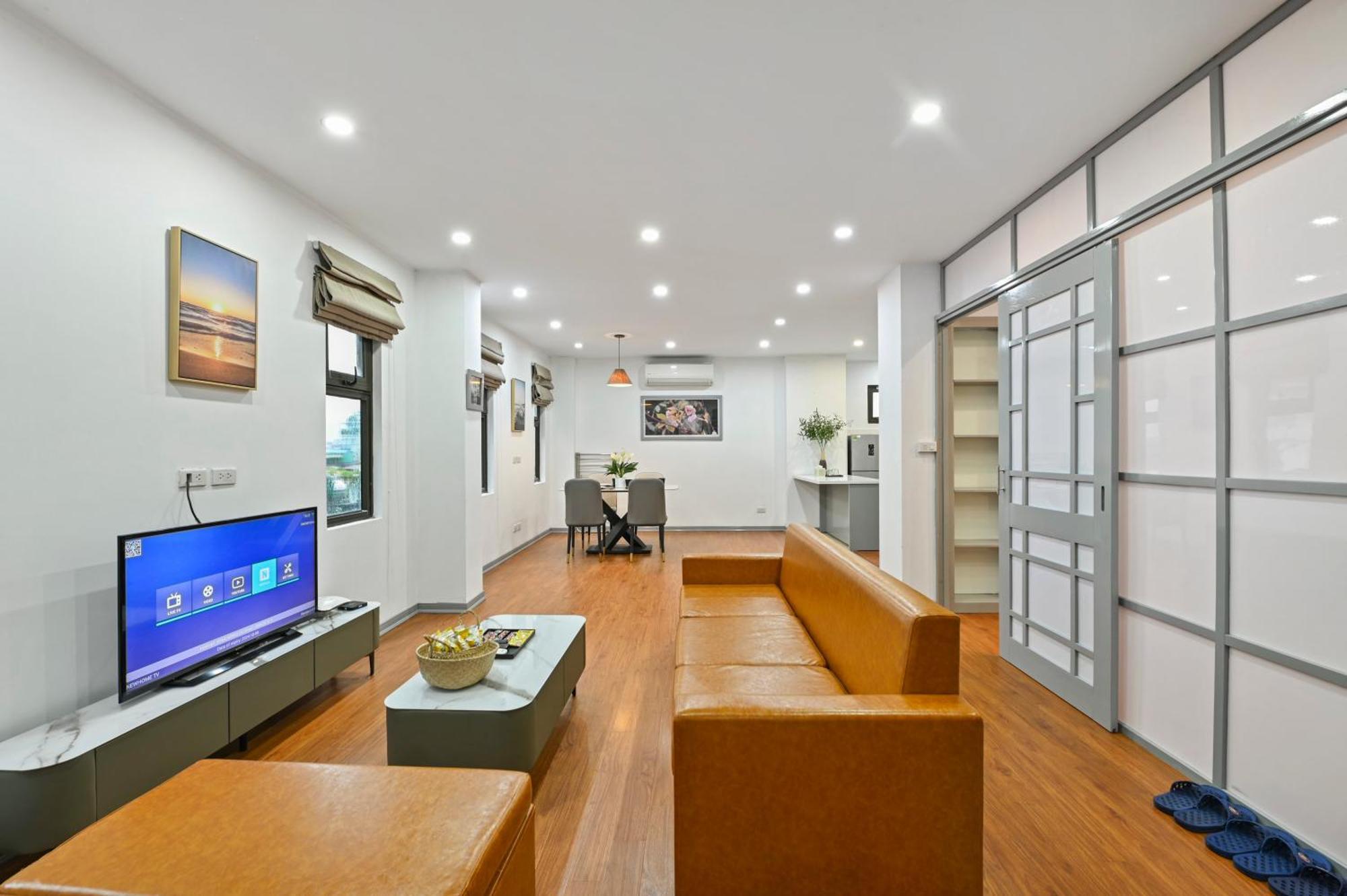 Apartment Housing22 Service 20 Linh Lang *