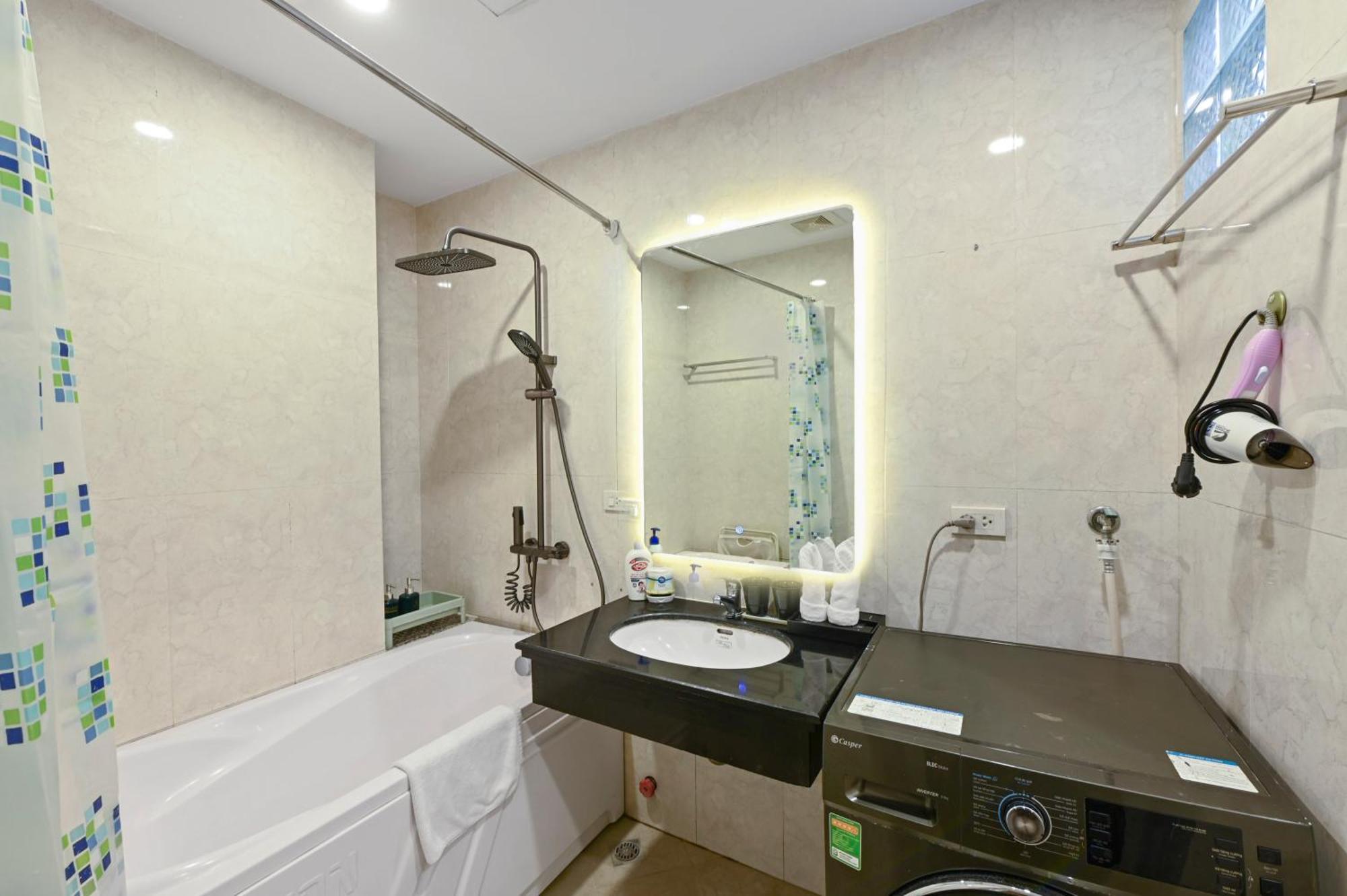 Apartment Housing22 Service 20 Linh Lang *