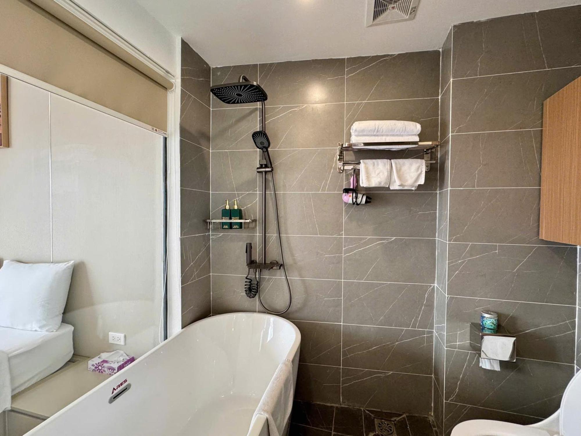 Housing22 Service 20 Linh Lang Hanoi